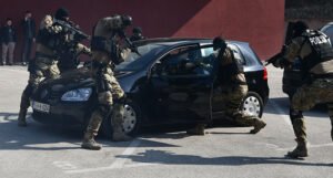 Opsežna akcija na području Sarajeva, uhapšeno više osoba. Sumnjiče se za težak kriminal