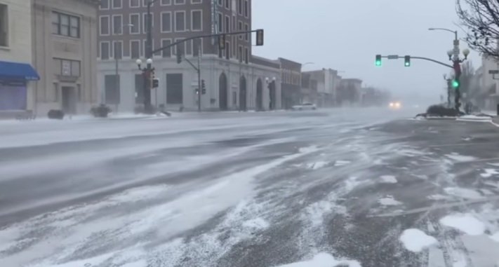 Zimska oluja pogodila Ameriku, na udaru 200 miliona ljudi, najmanje 19 mrtvih