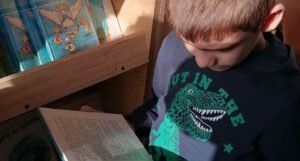 Mobilna biblioteka “Molly” već 13 godina donosi radost podrinjskoj djeci