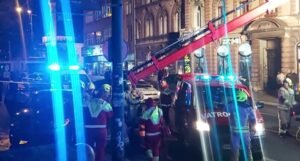 Nesreća u centru Sarajeva, vatrogasci rezali vozilo da izvuku povrijeđene