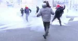 Incidenti na protestima u Parizu zbog oružanog napada kod kurdskog centra