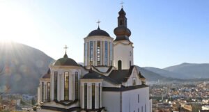 Vandalizirana Saborna crkva u Mostaru, pokidani kablovi koji pokreću rad zvonika, svjetala i sata