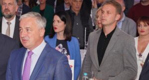 Politički sukob između Trivić i Stanivukovića i dalje traje, čija struja će prevagnuti?