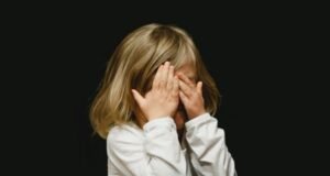 Najgora stvar koju možete reći djetetu kad je uznemireno ili uplašeno je “smiri se”