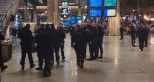 Nekoliko osoba ranjeno u napadu na stanicu u Parizu, napadač “neutralisan”