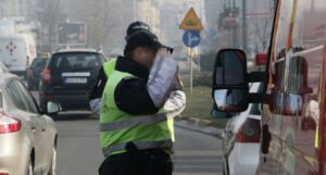 Dvojici policajaca koji su varali strance u Sarajevu određen pritvor