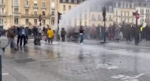 Protesti širom Francuske, ne žele u penziju tek sa 64 godine
