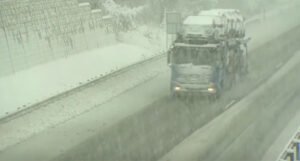 U Sloveniji haos zbog velikog snijega: Autoceste zatvorene, bez struje hiljade domaćinstava