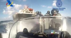 Španska policija zaplijenila 4,5 tona kokaina na brodu sa stokom, uhapšeno 28 članova posade