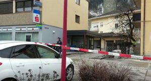 Policajac ubio šefa u policijskoj stanici, umro je na licu mjesta