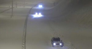 Najmanje 25 vozača ušlo na zatvorenu dionicu autoceste, ostali zaglavljeni u snijegu