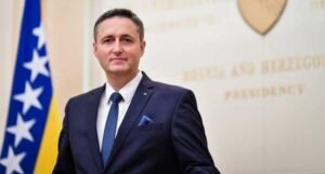Bećirović: Odluka RAK-a o drakonskoj kazni za Face TV je put u medijski mrak