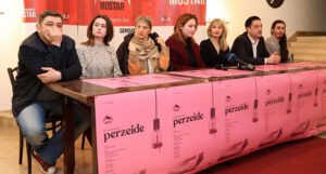 Premijera predstave o bračnom nasilju “Perzeide” u petak u Mostaru