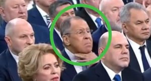 Zlokobna Putinova najava sledila je lice Sergeja Lavrova