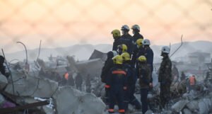 Spasioci u Turskoj izvukli dvije žive osobe nakon 122 sata, broj mrtvih dostigao 24.150