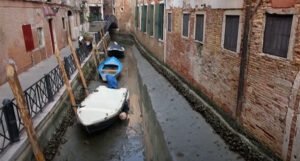 Veneciju pogodila neuobičajena pojava u ovo doba godine, kanali skoro presušili