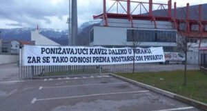 Na Veležovom stadion osvanuo transparent navijača Zrinjskog