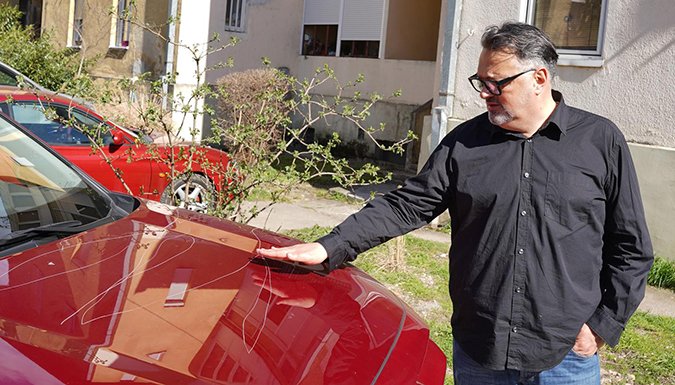 Uhapšena osoba koja je oštetila auta novinarima, Dodik nije bio u pravu