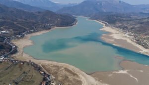 Pojavile se mrlje na Jablaničkom jezeru, poznato o čemu se radi?