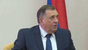 Dodik: Ja ću Sattlera istući!