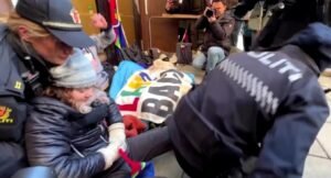 Gretu Thunberg uhapsila policija tokom protesta