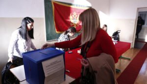 Počeli predsjednički izbori u Crnoj Gori, situaciju komplikuje Đukanovićev potez