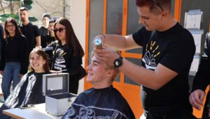 Mostarski školarci donirali kosu za izradu perika oboljelima od raka