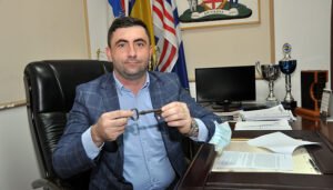 Počeo referendum o opozivu gradonačelnika Bijeljine, zabilježene prve nepravilnosti