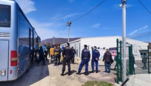 Grupa od 80 migranata vraćena iz Republike Hrvatske u centar Lipa
