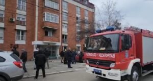 Životno ugrožen otac poginule djece u Novom Pazaru, prevezen u Beograd