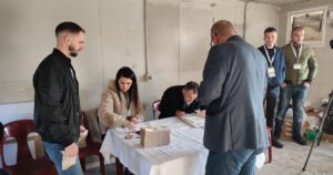 Izbori na sjeveru Kosova: Većina Srba bojkotuje, izlaznost mala