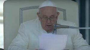 Papa Franjo ponovio poziv da se prestane koristiti Bog u podsticanju na nasilje