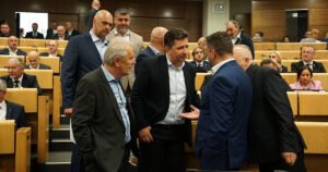 Stojanović: SDA i DF su protivnici građanske BiH, sjednica će trajati dva dana