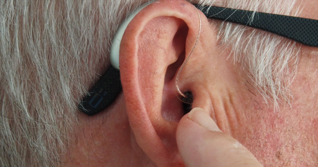 Slušni aparat smanjuje rizik od demencije?