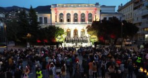 Ispred Narodnog pozorišta održan koncert “Pjevamo naše pjesme”