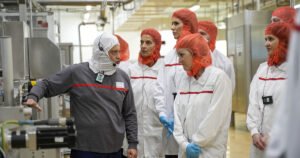 Novinari iz BiH iskusili izgled i osjećaj održive čarolije čokolade u fabrici Nestlé u Sofiji