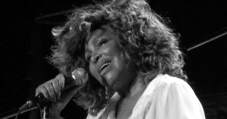 Preminula legendarna pjevačica Tina Turner