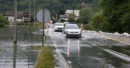 Poplave ugrozile domaćinstva u Brčko distriktu, putne komunikacije prohodne