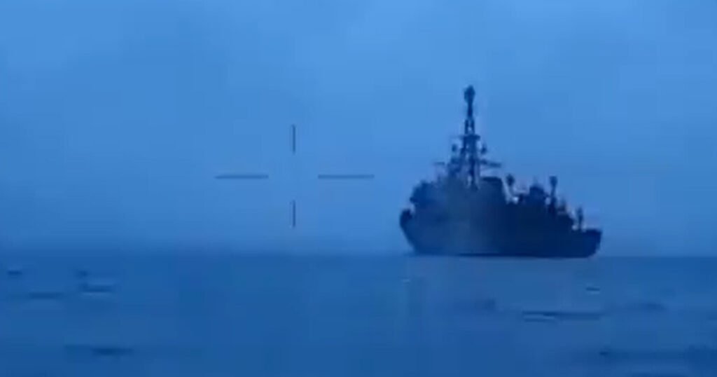 Ukrajinci objavili snimak: “Ploveći dron se zabija u ruski brod”