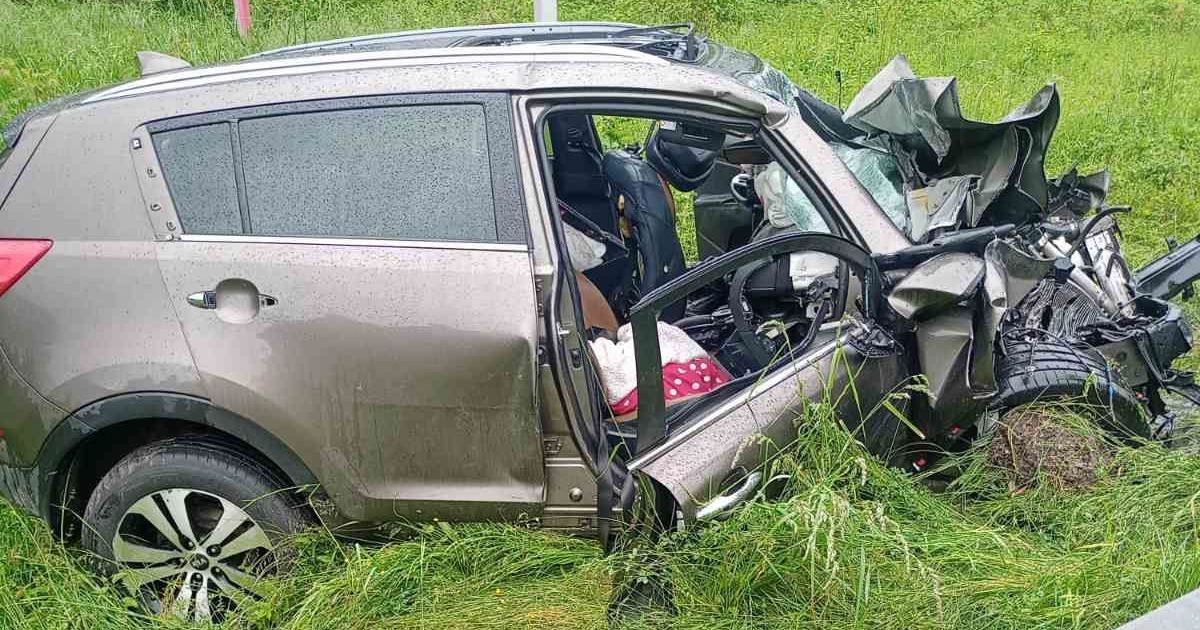 Snimke s mjesta tragedije: Vozilo u kojem su bili stradali potpuno smrskano