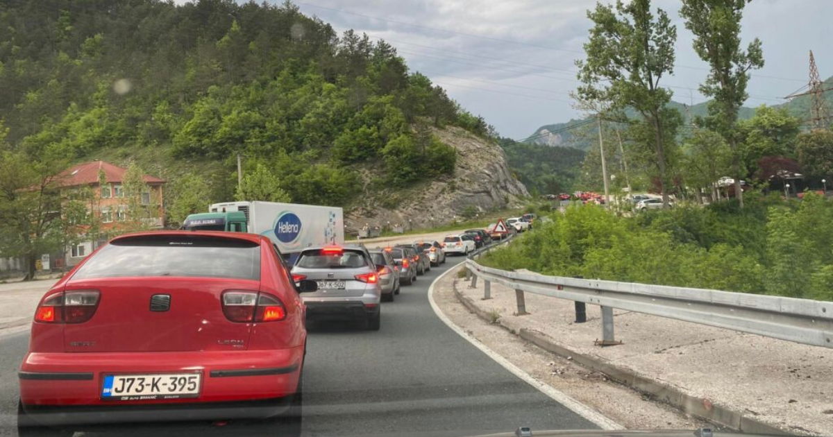 Gužva na M17, na četiri granična prelaza čeka se dugo u oba smjera