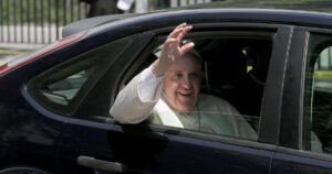 Papa Franjo pozvao političare da spriječe stradanje migranata na Mediteranu
