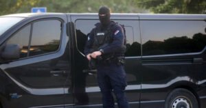 FBI upozorio Srbiju: Učenik istražuje izradu bombe i spominje masakr