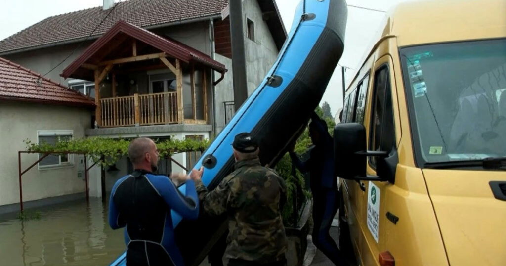 Borba sa Unom i dalje traje, odsječen veliki broj naselja, u Pokoju nema struje