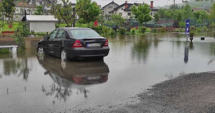Zbog poplava i dalje obustavljen saobraćaj na MP Bihać-Srbljani