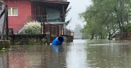 Obilne kiše izazvale poplave: Najteže u Krajini, rastu vodostaji rijeka u BiH