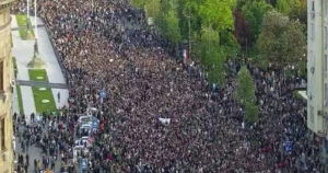 Masovni protesti širom Srbije, među zahtjevima demonstranata i smjena Vulina