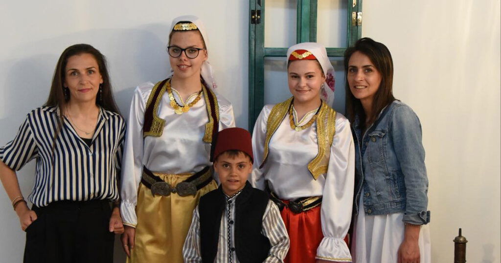 Foto turizam: Vremeplov kroz tradicionalnu nošnju i kulturnu baštinu