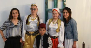 Foto turizam: Vremeplov kroz tradicionalnu nošnju i kulturnu baštinu