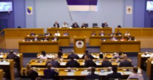 Zbrka u NSRS: Jedan poslanik glasao protiv rezolucije o “zaštiti Srba na Kosovu”